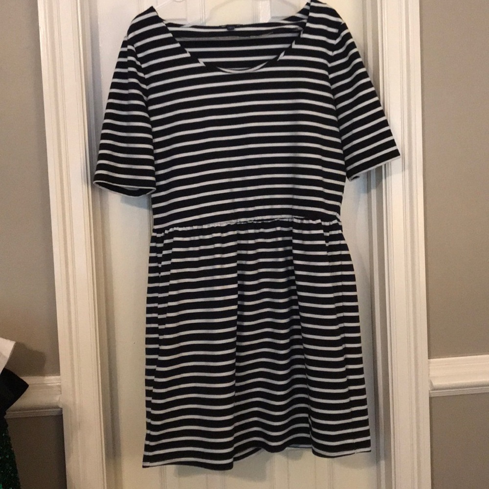 Gap navy blue/white striped dress